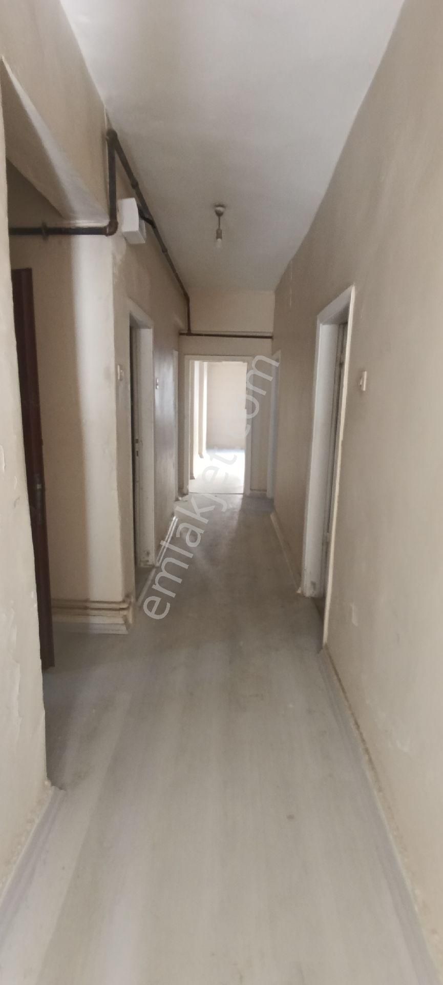Ebrar Emlaktan Semtinde Temiz 3+1 Kiralık Daire - Görsel 7