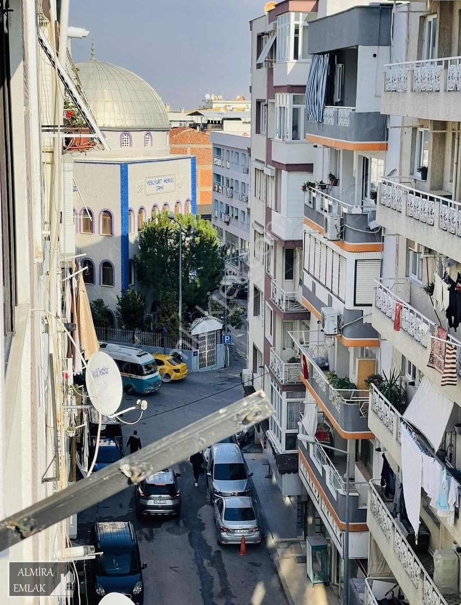 Karabağlar Kazım Karabekir Satılık Daire Yeşilyurt Merkez Camii Karşısında 3+1 110m2 D.gazlı Ferah Daire