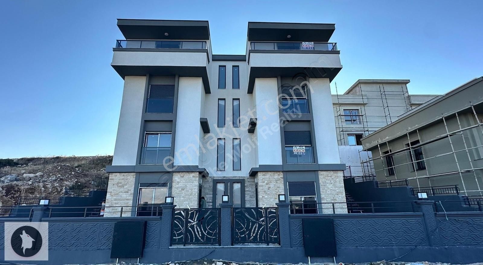 Menemen Villakent Satılık Villa Villakent'te Tripleks 5+1 Sıfır Satılık Villa