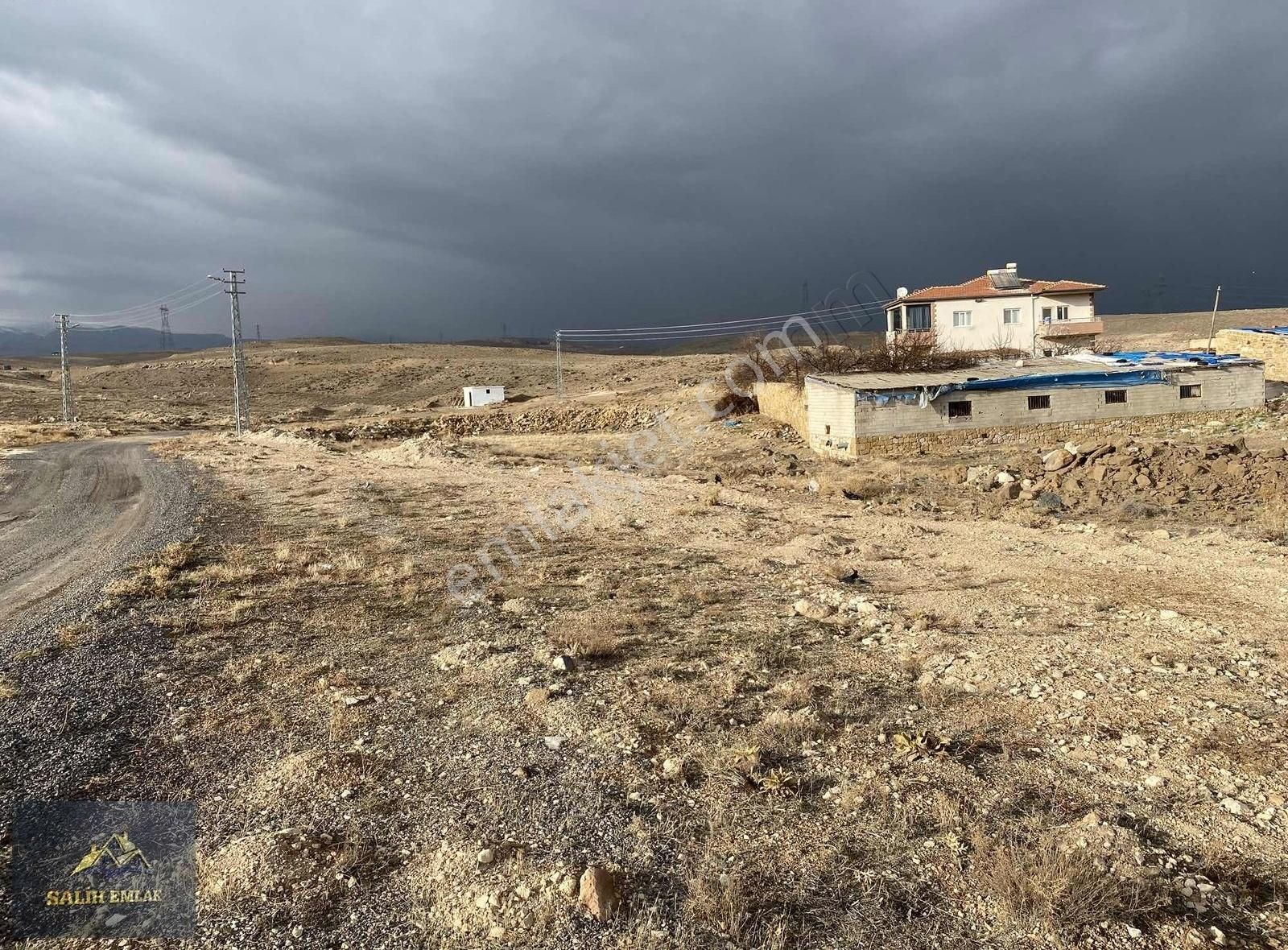 Niğde Merkez Efendibey Satılık Konut İmarlı Salih Emlaktan Niğde Evl.ikiye Bölünür 1191 M2 Köşe Parsel Arsa