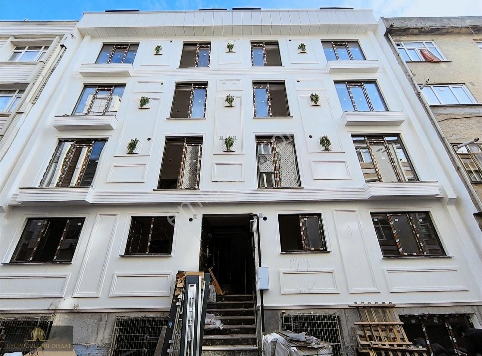 Bayrampaşa Muratpaşa Satılık Daire B.paşa Murat Mah.2+1 80m2 Sıfır Ara Kat Asansörlü Satılık Daire