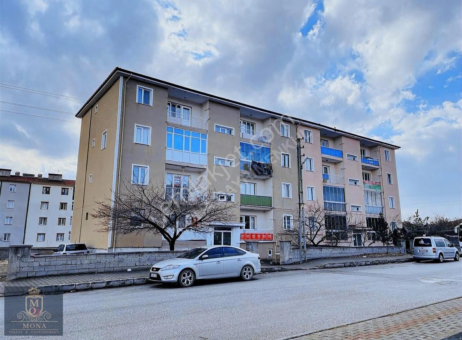 Erzincan Merkez Akşemsettin Satılık Daire Mona Gayrimenkulden Yunusemre Mah'de 2+1 Satılık Ara Kat Daire