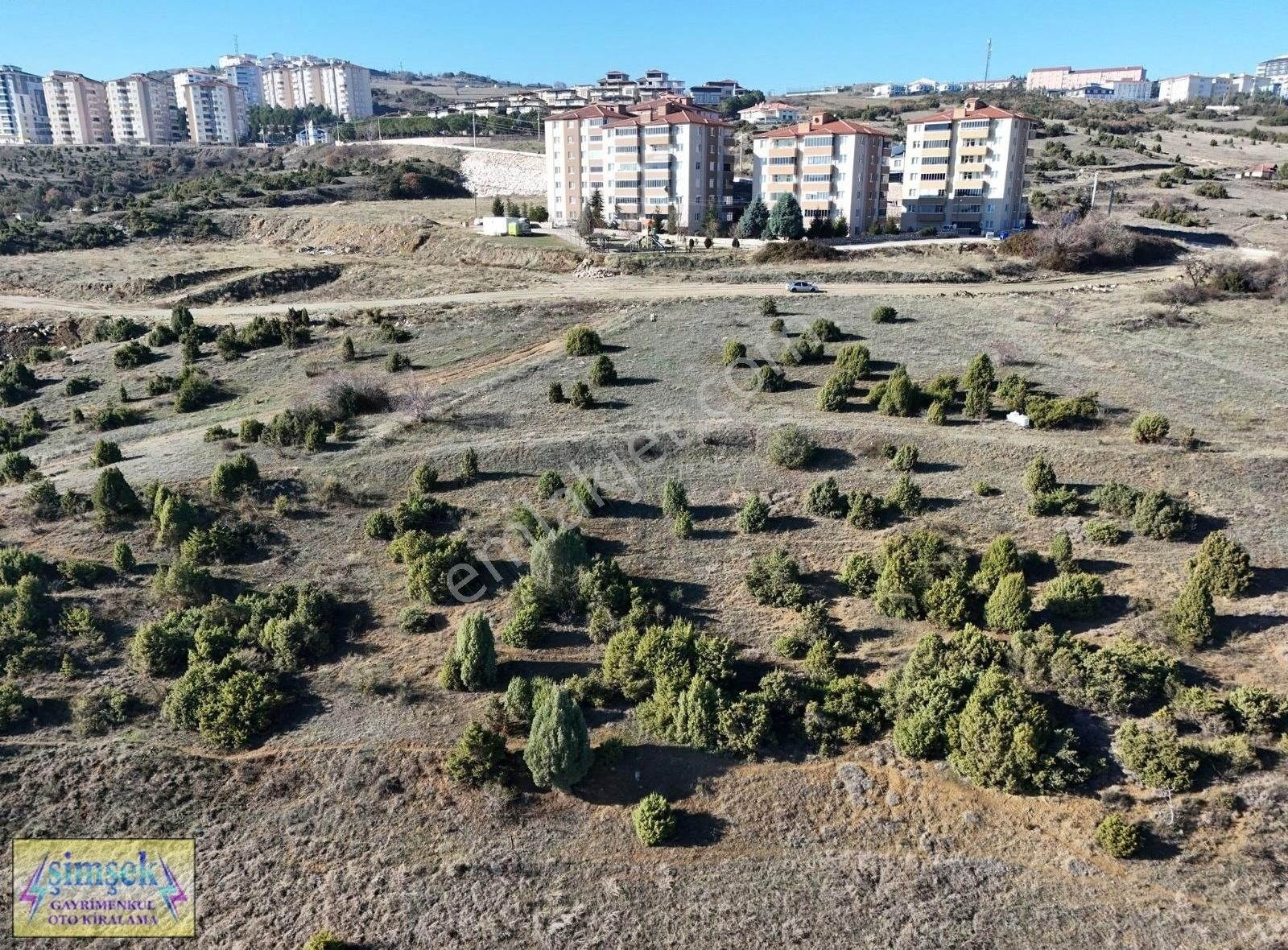 Bilecik Merkez Ertuğrulgazi Satılık Villa İmarlı Bilecik Merkez Ertuğrul Gazi Mahallesinde 1922 M2 İki Adet Arsa