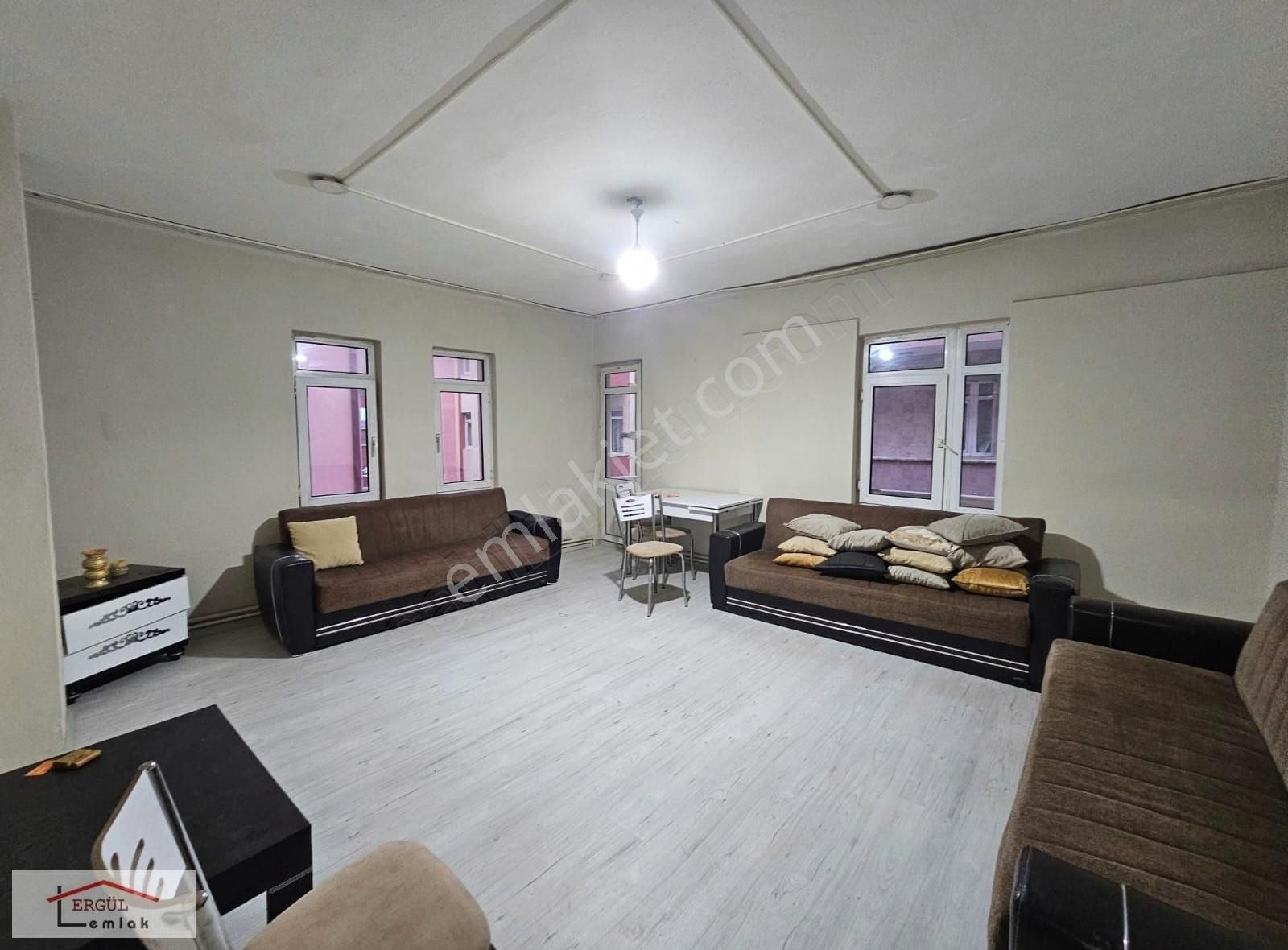 Serdivan İstiklal Satılık Daire Serdivan İlk Yuva Sitesinde Satılık 3+1daire