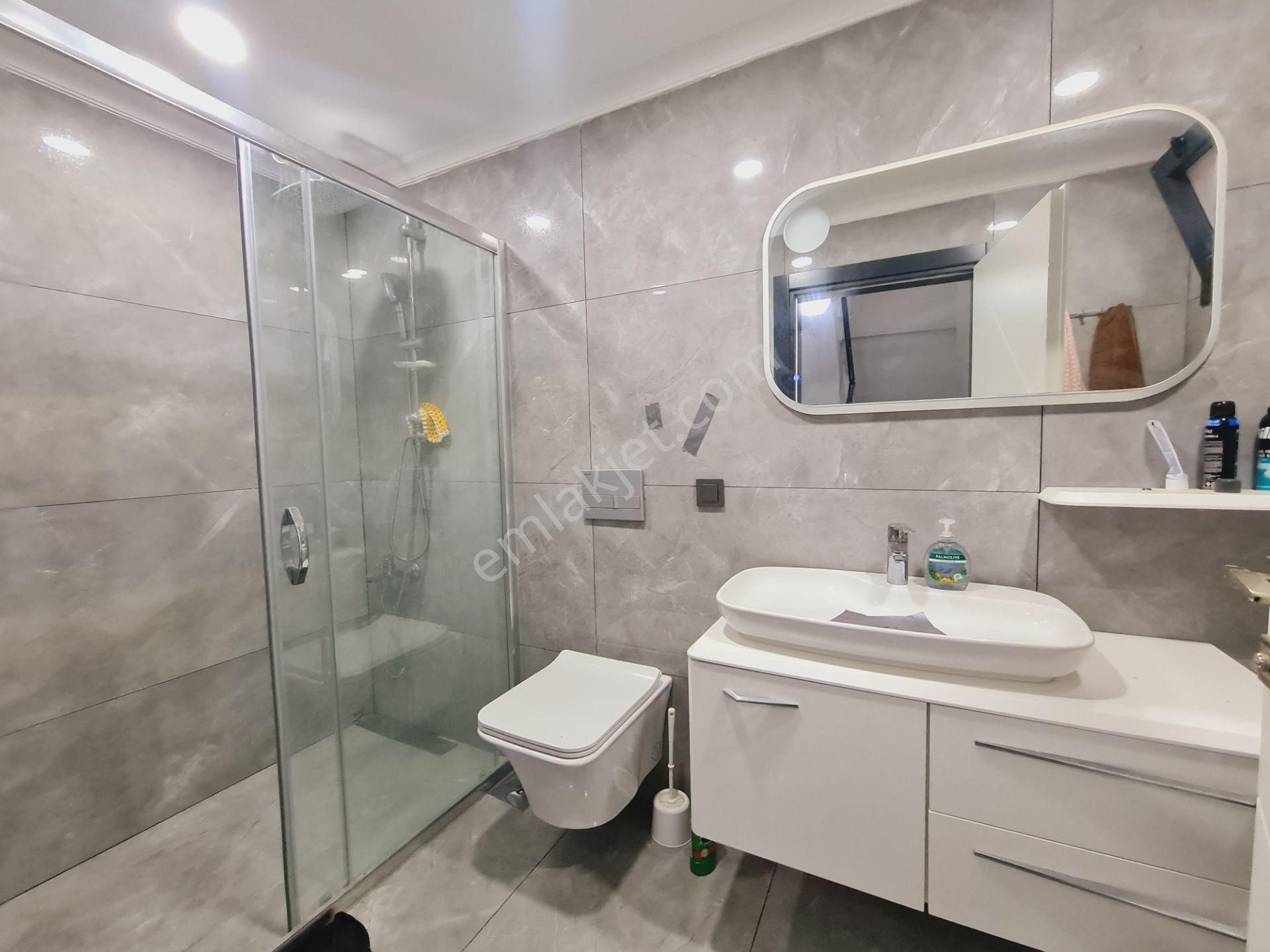 Akbükde Ful Deniz Manzaralı Eşyalı Otoparklı 4+1 Triblex Villa - Görsel 15