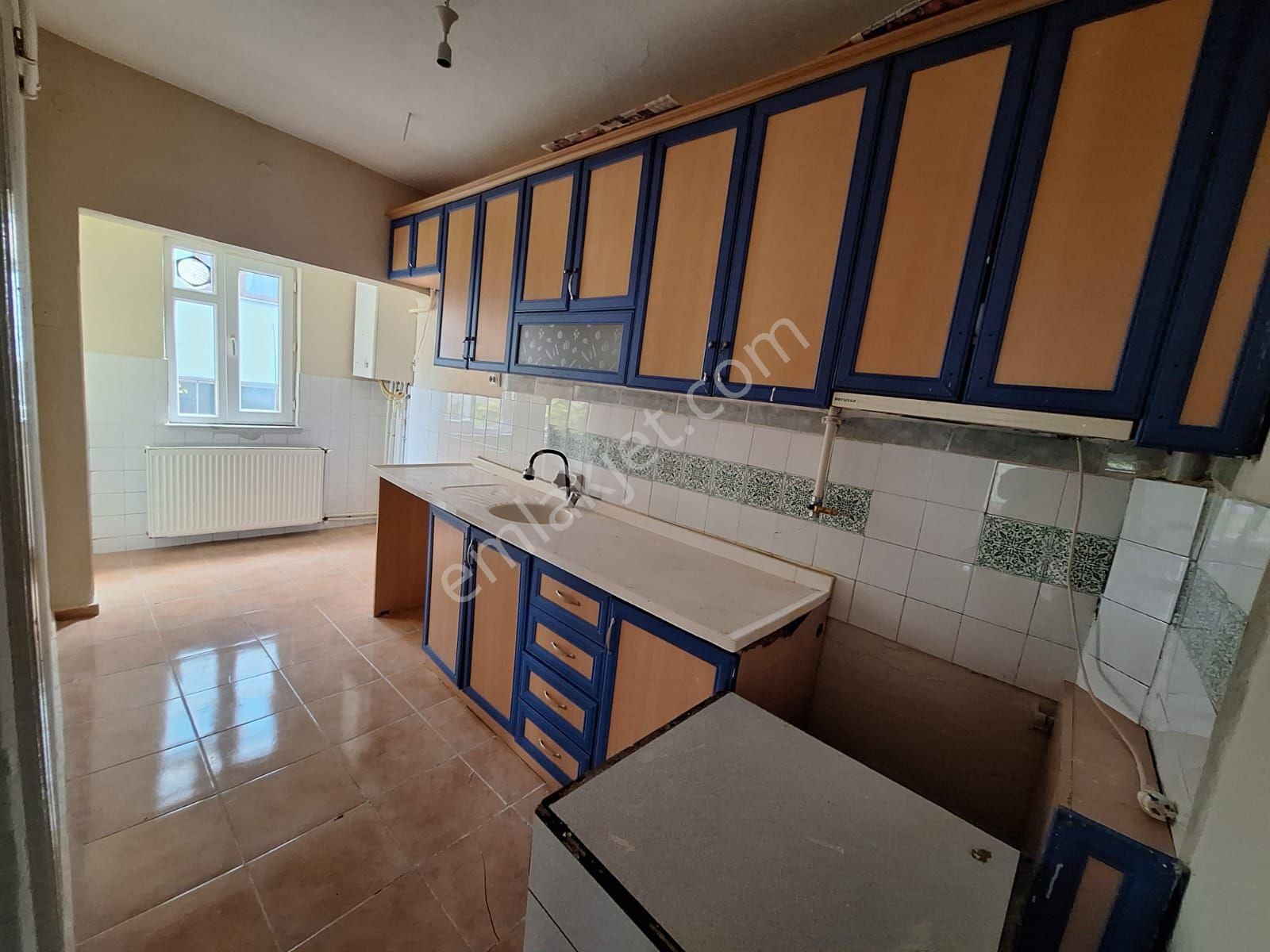 Karesi Ali Hikmet Paşa Kiralık Daire Canyapı'dan Ali Hikmet Paşa Mahallesinde 2+1 Arakat Kiralık Daire