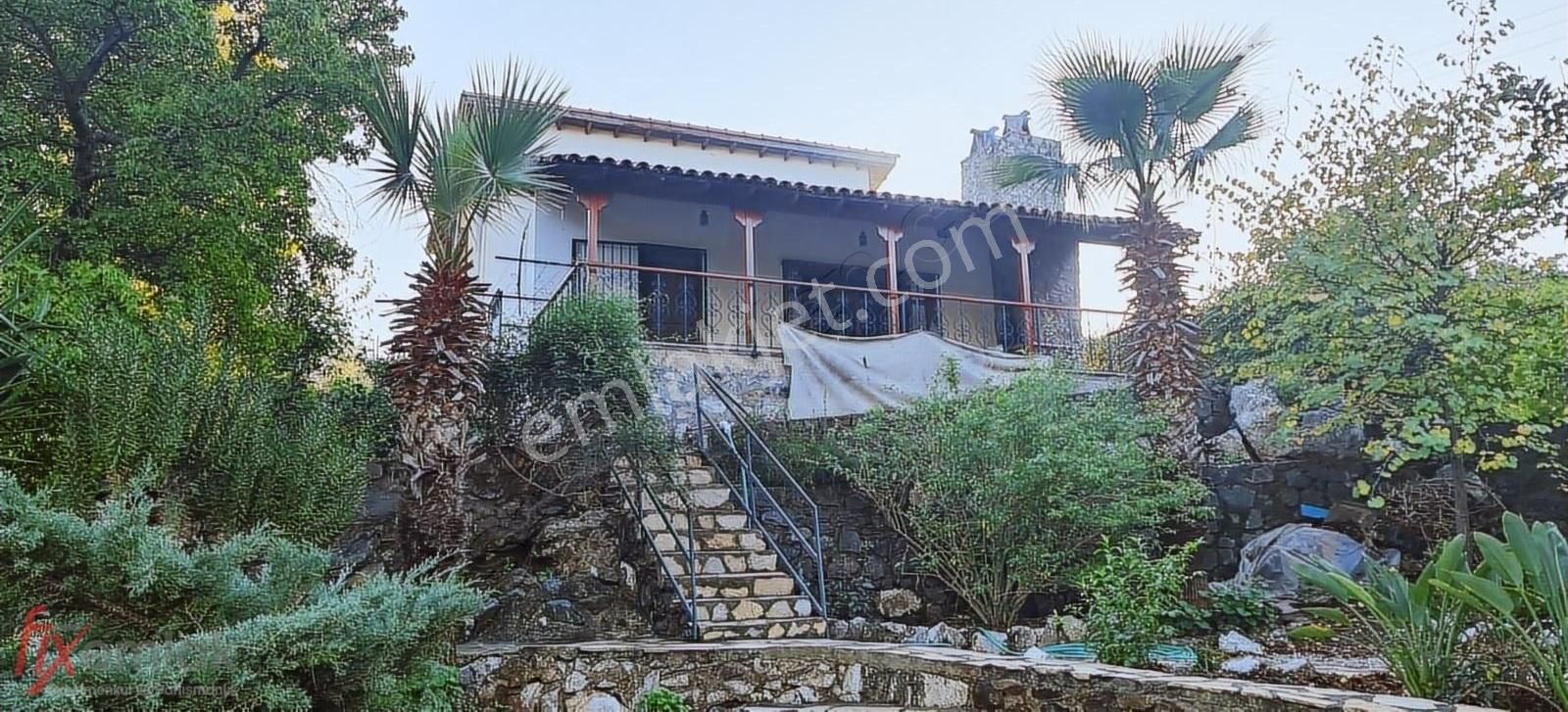 Marmaris Hisarönü Satılık Villa Hisarönünde 1477m2 1 Adet Taş Villa Ve 4 Adet Villa Arsası