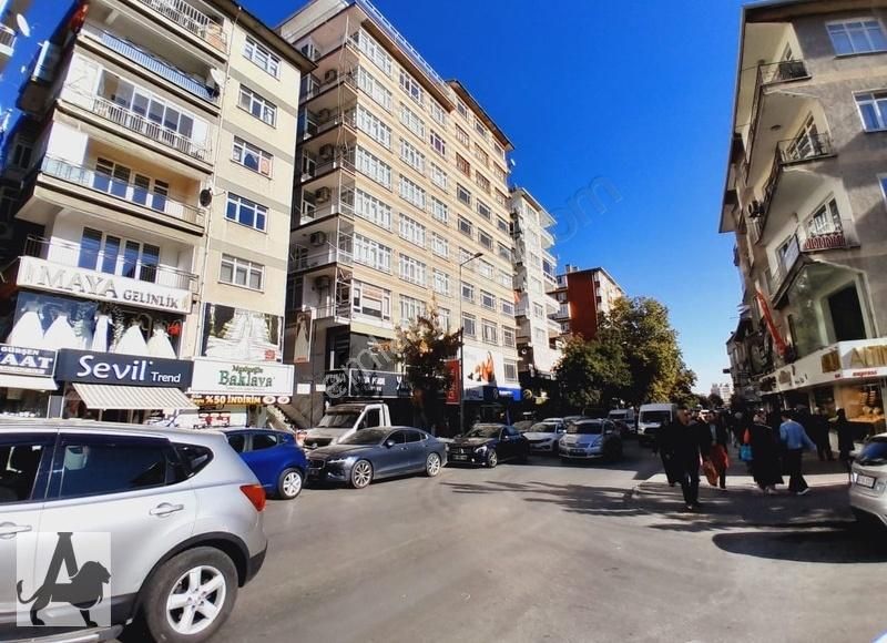 Yenimahalle Demetlale Satılık Daire Arslan Emlak'tan İvedik Caddesi Üzerinde Asansörlü 3+1