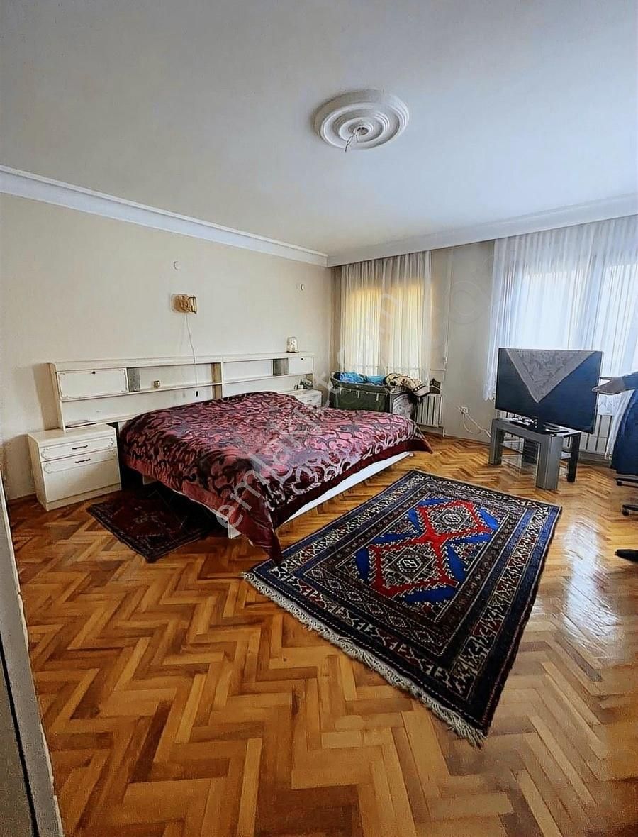 Sarıyer Büyükdere'de Caddeye Yakın Satılık Villa - Görsel 6