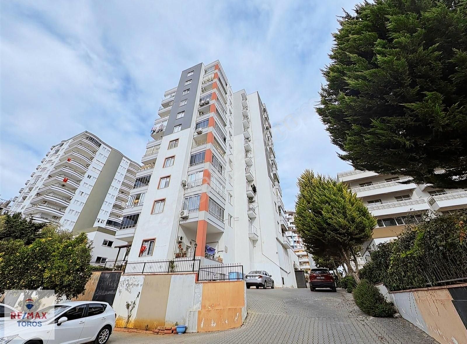 Yenişehir Çiftlikköy Satılık Daire Remax Toros'tan Üniversite Caddesi Üzerinde 3+1