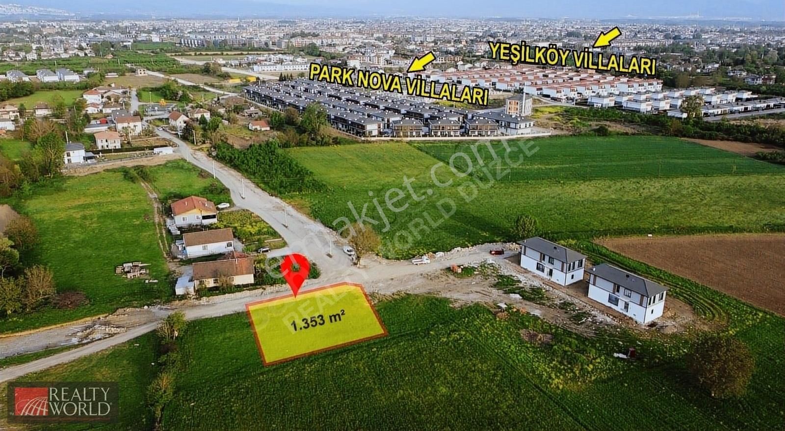 Düzce Merkez Sarayyeri Satılık Villa İmarlı Düzce Merkez Sarayyeri Villa Bölgesi Satılık 1.353 M² Kupon Arsa