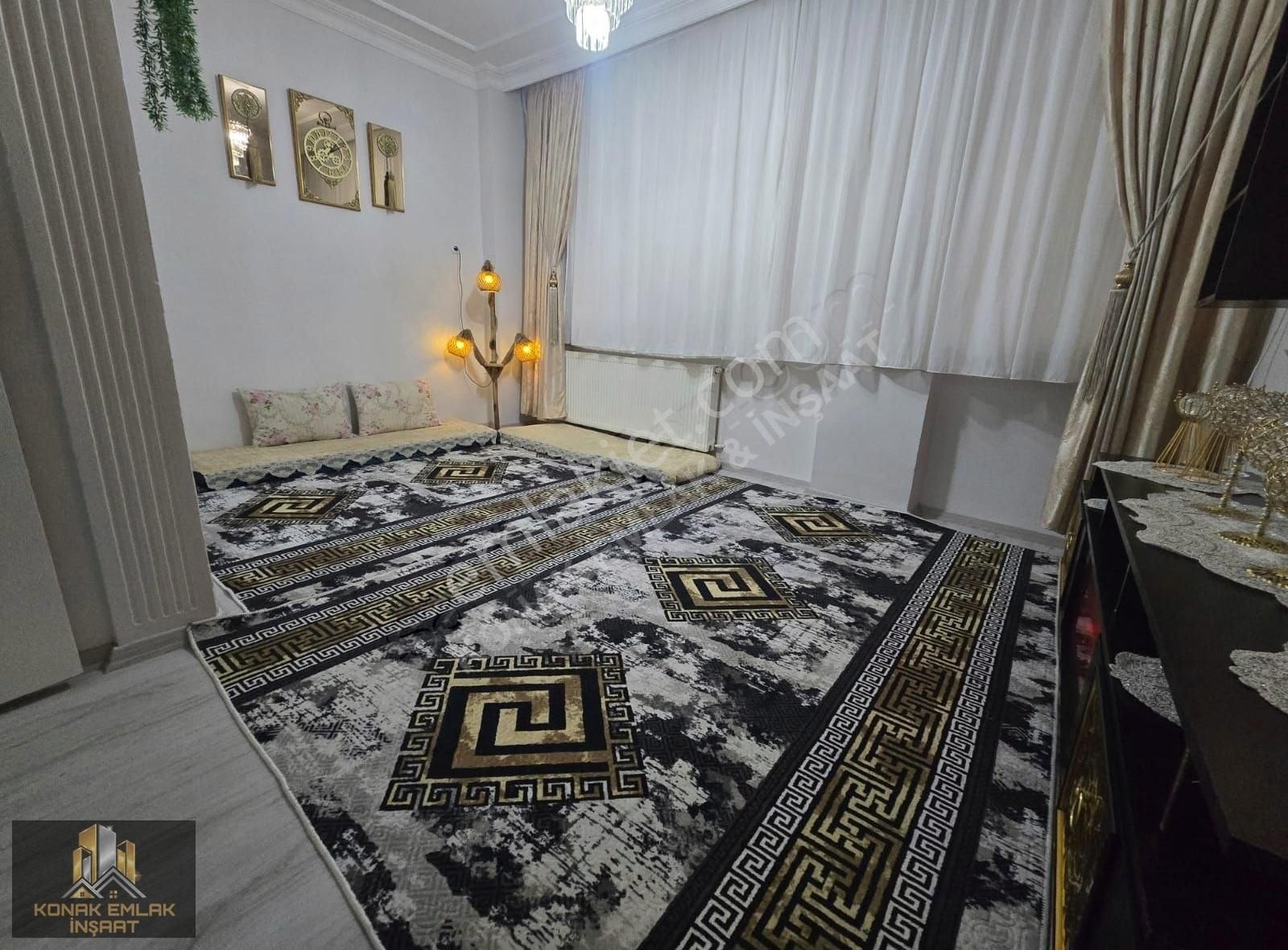 Küçükçekmece Atatürk Satılık Daire Konak Emlak'tan Satılık 2+1 90m² Yüksek Giriş Daire