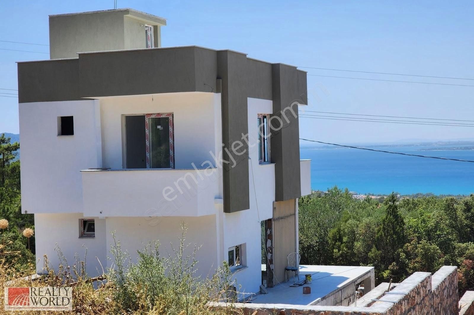 Akbük 273m Köşe Yanı Full Manzaralı Ferah Sıfır Villa