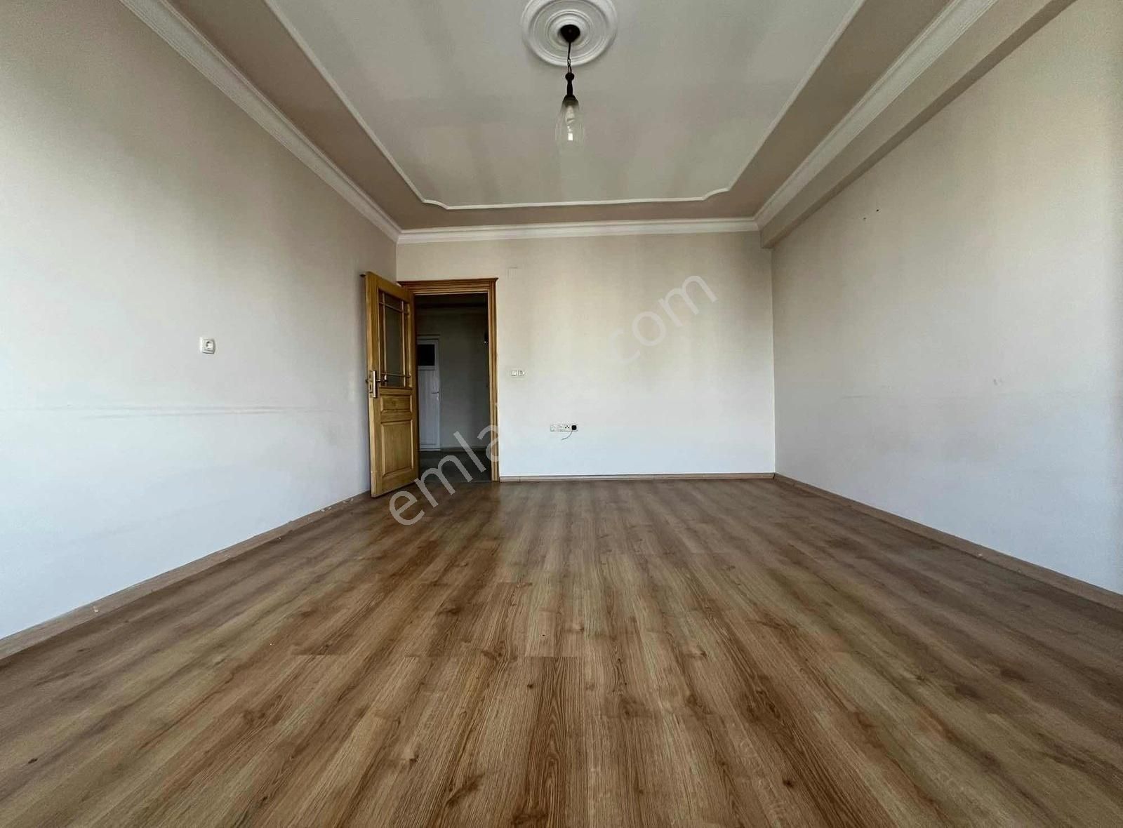 Osmaniye Merkez İstiklal Kiralık Daire Agâh Yatırım'dan İstiklal Mah. 4+1 Kiralık Daire