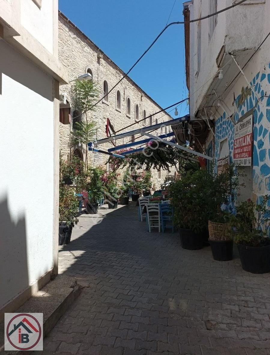 Çeşme İsmet İnönü Satılık Genel Çeşme Çarşı Kilise Sokaginda