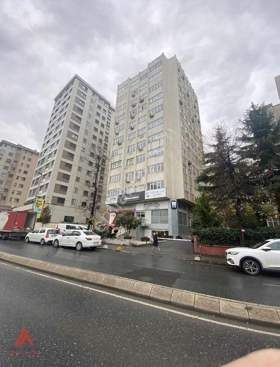 Kadıköy Kozyatağı Satılık Ofis Kozyatağı Bayer Caddesi Satılık 360 M2 Ofis Katı