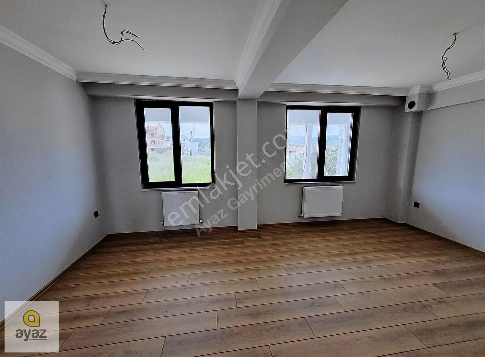 Bandırma Yeni Satılık Daire Bandırma Yeni Mahalle 2.35 Kredili Satılık 4+1 Ters Dublex Daire