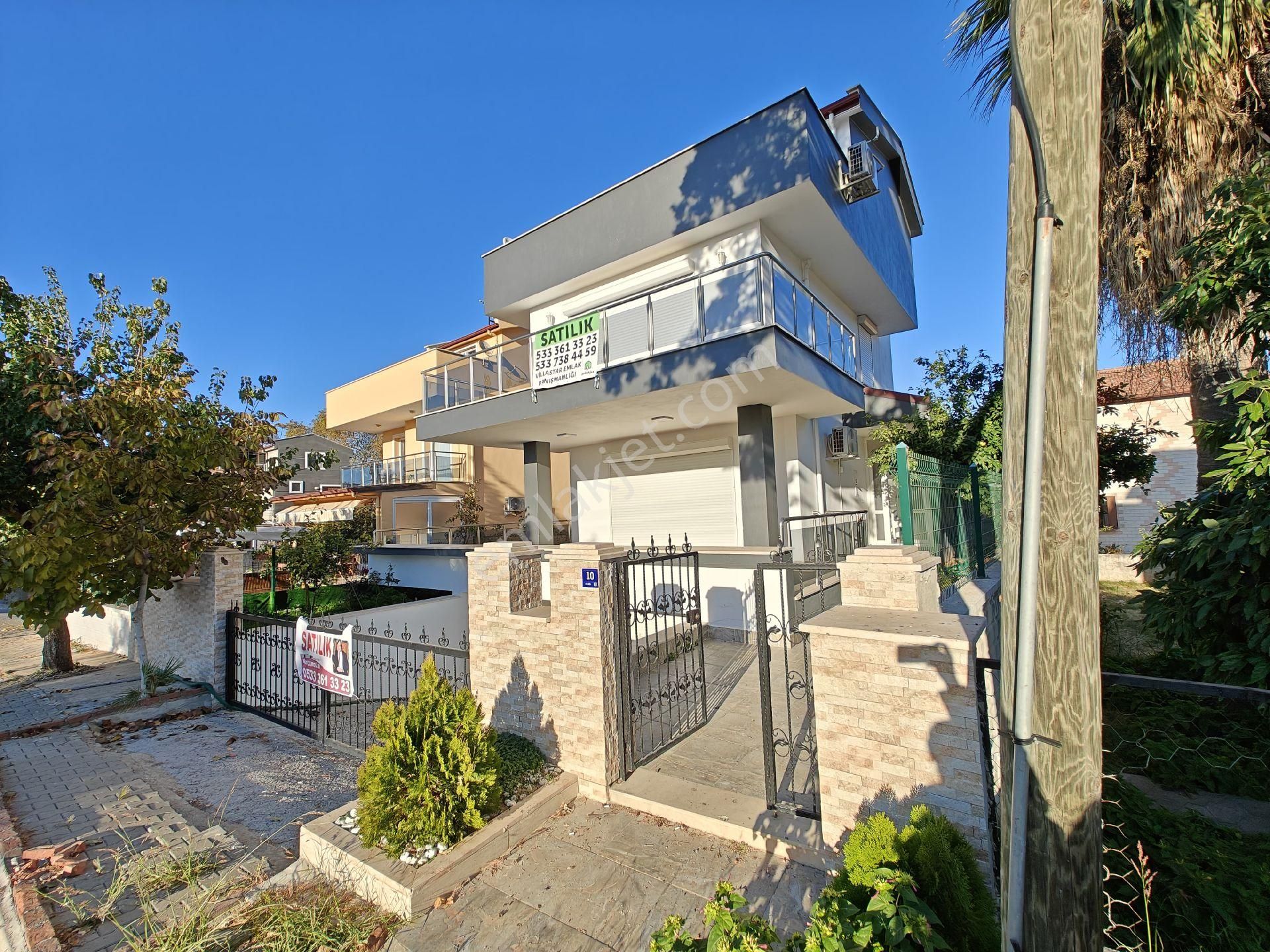 Kuşadası Güzelçamlı Satılık Villa Güzelçamlı Merkezde, Llimana 200mt, Müstakil , 6 Yaşında, 4+1 Odalı Villa