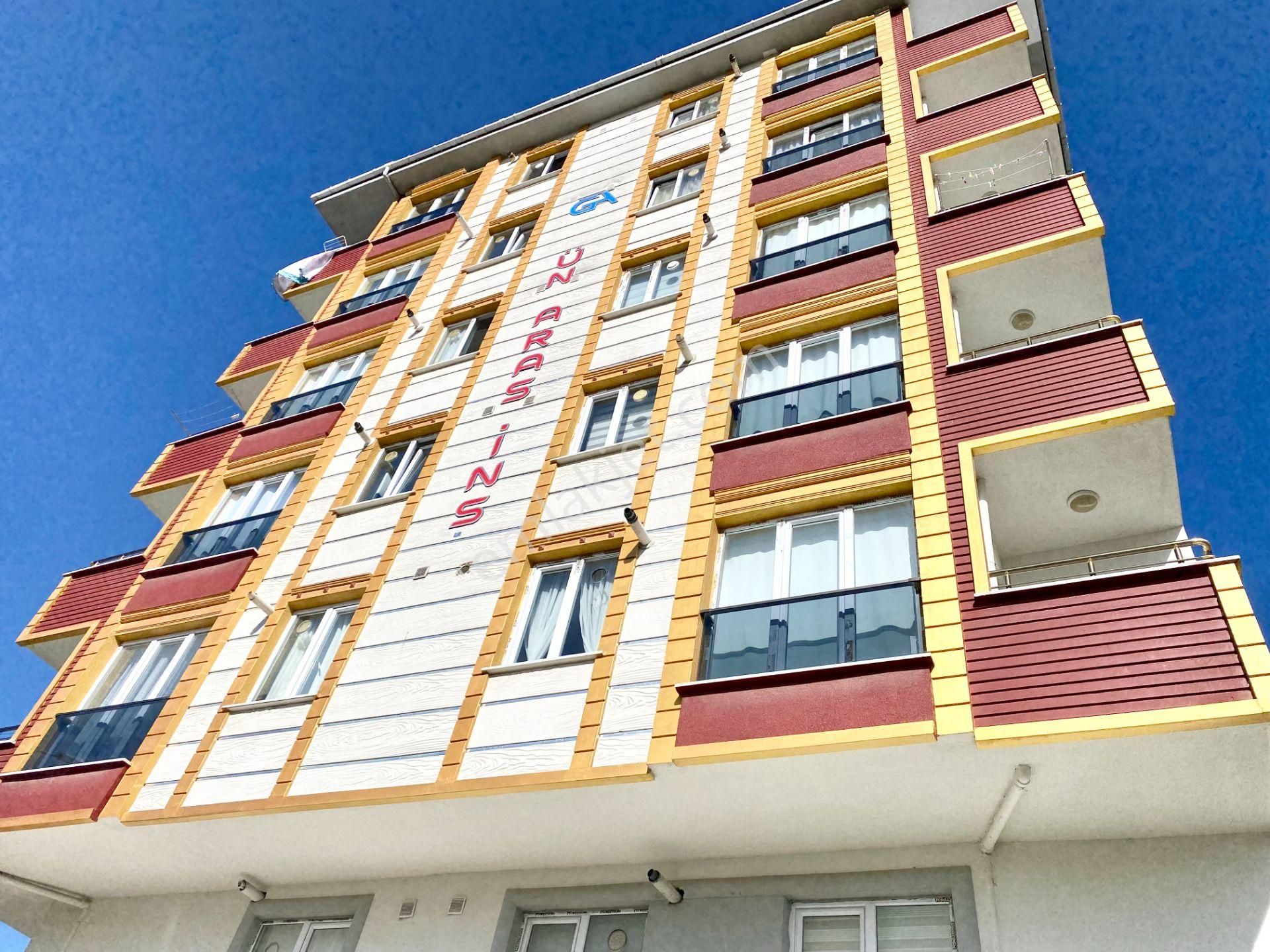 Çerkezköy İstasyon Kiralık Daire ***eryıldız Gayrimenkul'den***istasyon Mah.iskanlı Cam Balkonlu 1+1 Yüksek Giriş