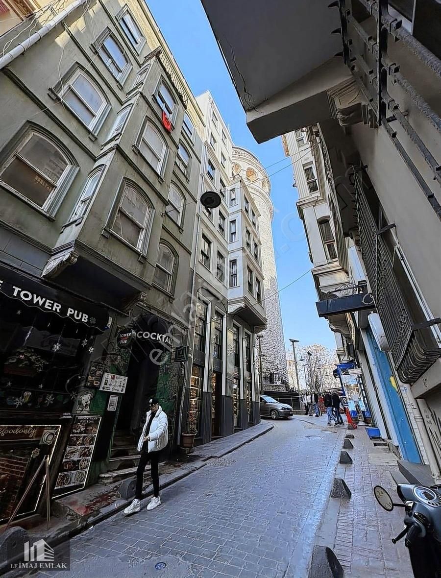 Beyoğlu Bereketzade Satılık Daire Galata Kulesine Komşu 2+1 90 M2 Asansörlü Bakımlı Balkonlu Boş