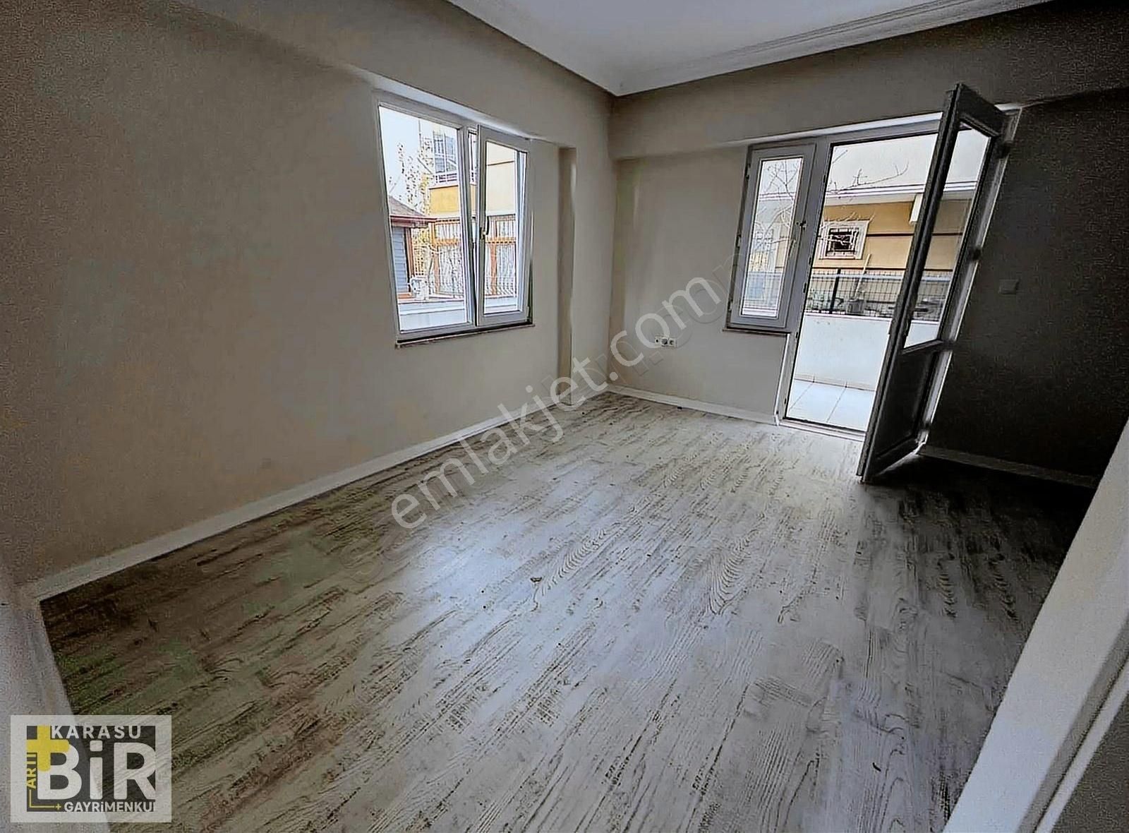 Karasu Aziziye Satılık Daire 32 Evlerde Denize 100 M2 Geniş M2 1+1