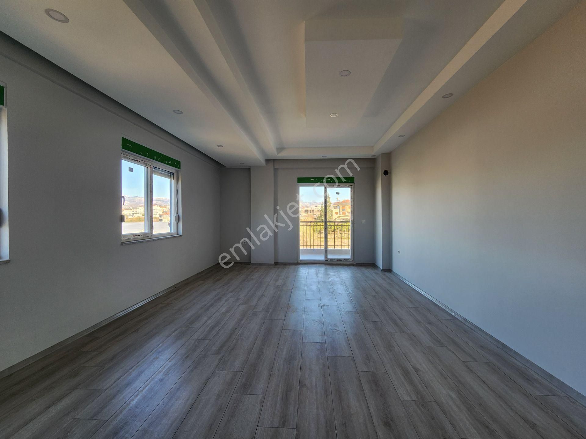 Manavgat Sarılar Mah Satılık İki Teraslı Dubleks Daire.