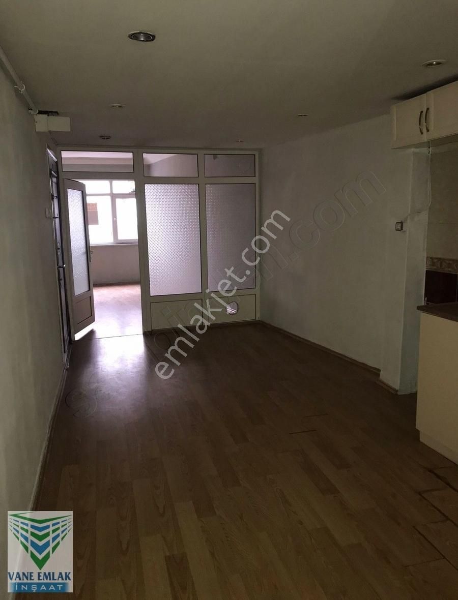 Bağcılar Yenigün Kiralık Dükkan & Mağaza Vaneden Bagcılar Caddesi Üzerinde İşyeri