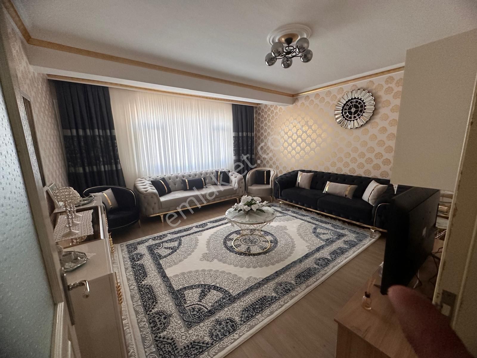 Selçuklu Hüsamettin Çelebi Satılık Daire Enes Acur' Dan 182 M² Arakat Daire