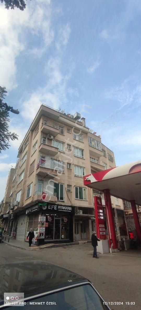 Kilis Merkez Yedi Aralık Kiralık Daire Üniversite Emlaktan Çarşı Merkezde Kiralık 3+1 Geniş Daire!!!!