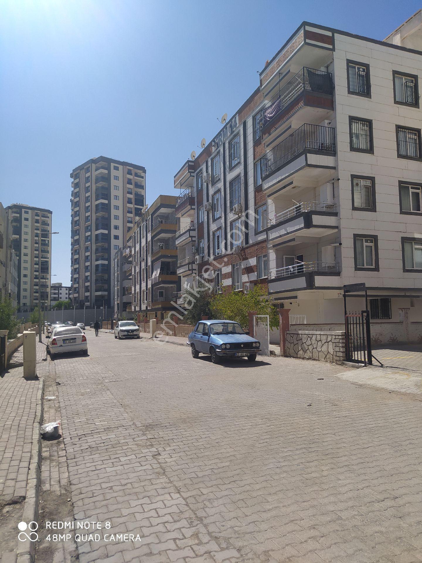 (emlak Komisyon Ücreti Yok), Ful+ful Eşyalı ,iskanlı,ayrı Mutfak,bir Aile Rahatlıkla Yaşarı