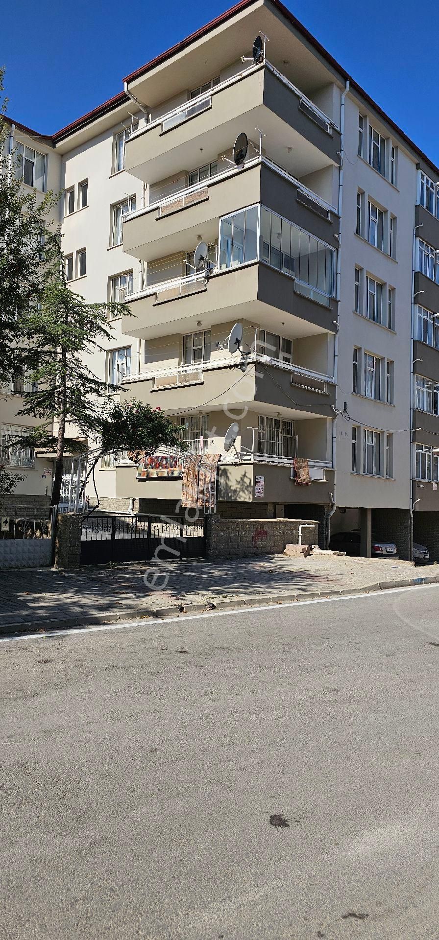 Emlakcı Dan Degil Sahibinden Satılık 3+1 Yıldırım Beyazıt Okul Arkası Arakat Yapılı Masrafsız