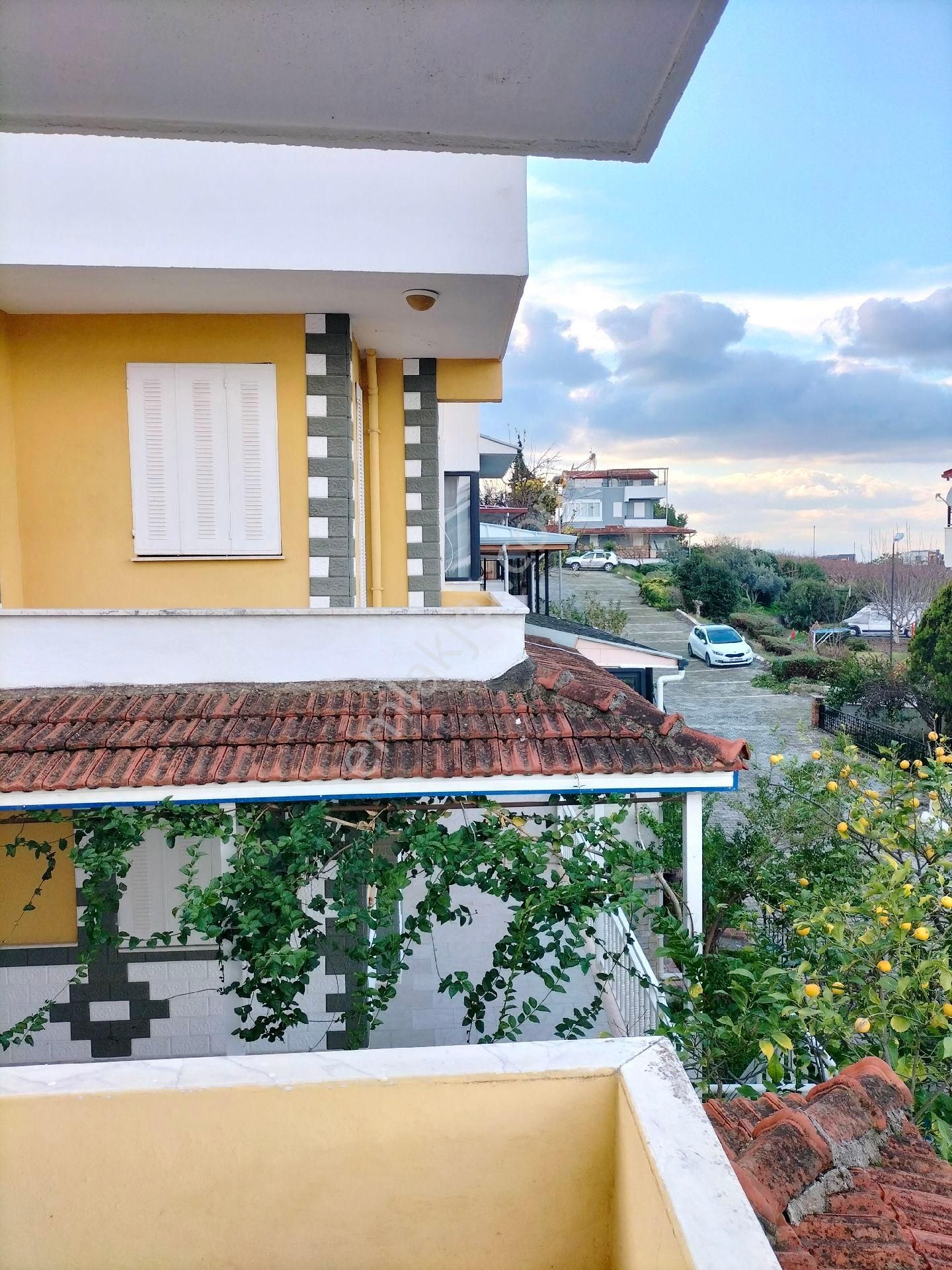 Kuşadası Soğucak Satılık Villa Soğucakta Muhteşem Doğa Ve Deniz Manzaralı 3+1 Villa