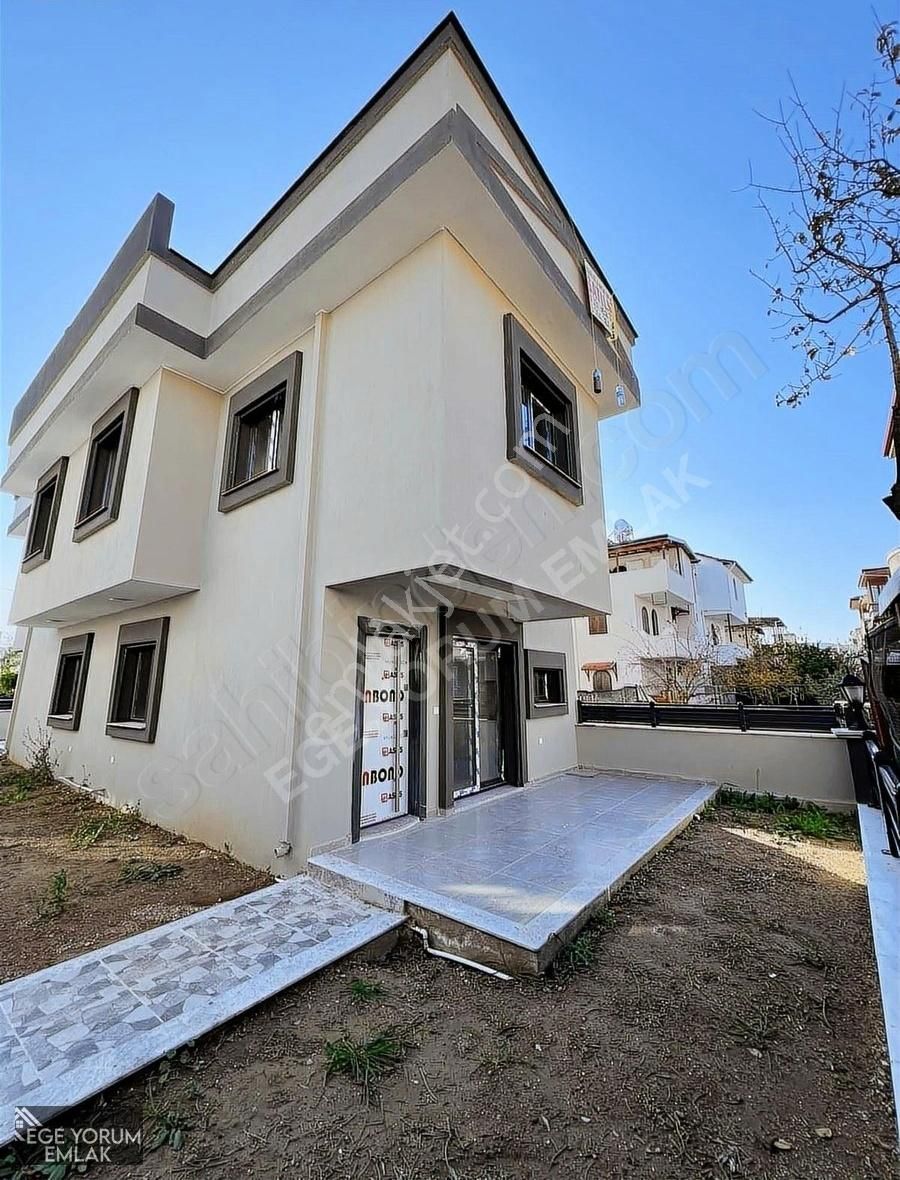 Seferihisar Payamlı Satılık Yazlık İzmir Doğanbey'de Denize,pazara,markete Yakın Dubleks Villa