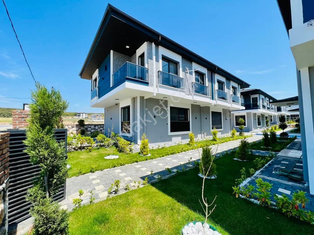 Didim Efeler Satılık Villa Didim Efeler Mah Havuzlu Sitede Satılık 3+1 Villa