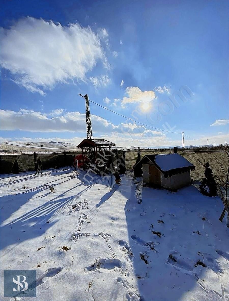 Sivas Merkez Çayboyu Satılık Tarla Sb Gayrimenkul'den Çayboyunda 400m2 Bahçe İçerisinde Bağ Evi