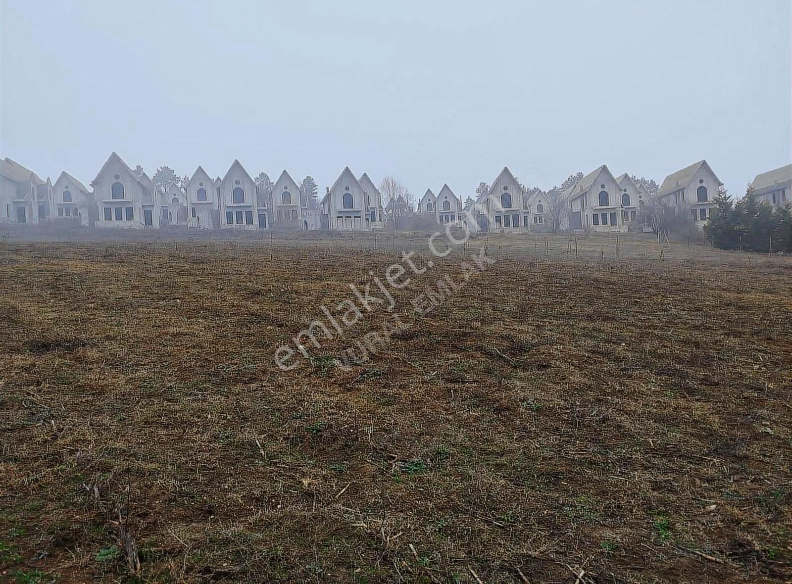 Akyazı Kuzuluk Ortamahalle Satılık Konut İmarlı Kuzuluğa 30 Dk Mesafede % 35 İmarlı Arsa