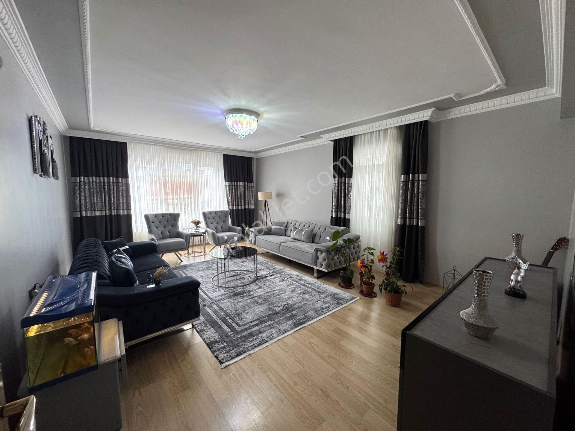 Evinburda'dan Kanuni'de Cadde Üzeri Ara Kat 4+1 Full+full Yapılı 180m2 Net Fırsat Dairesi!