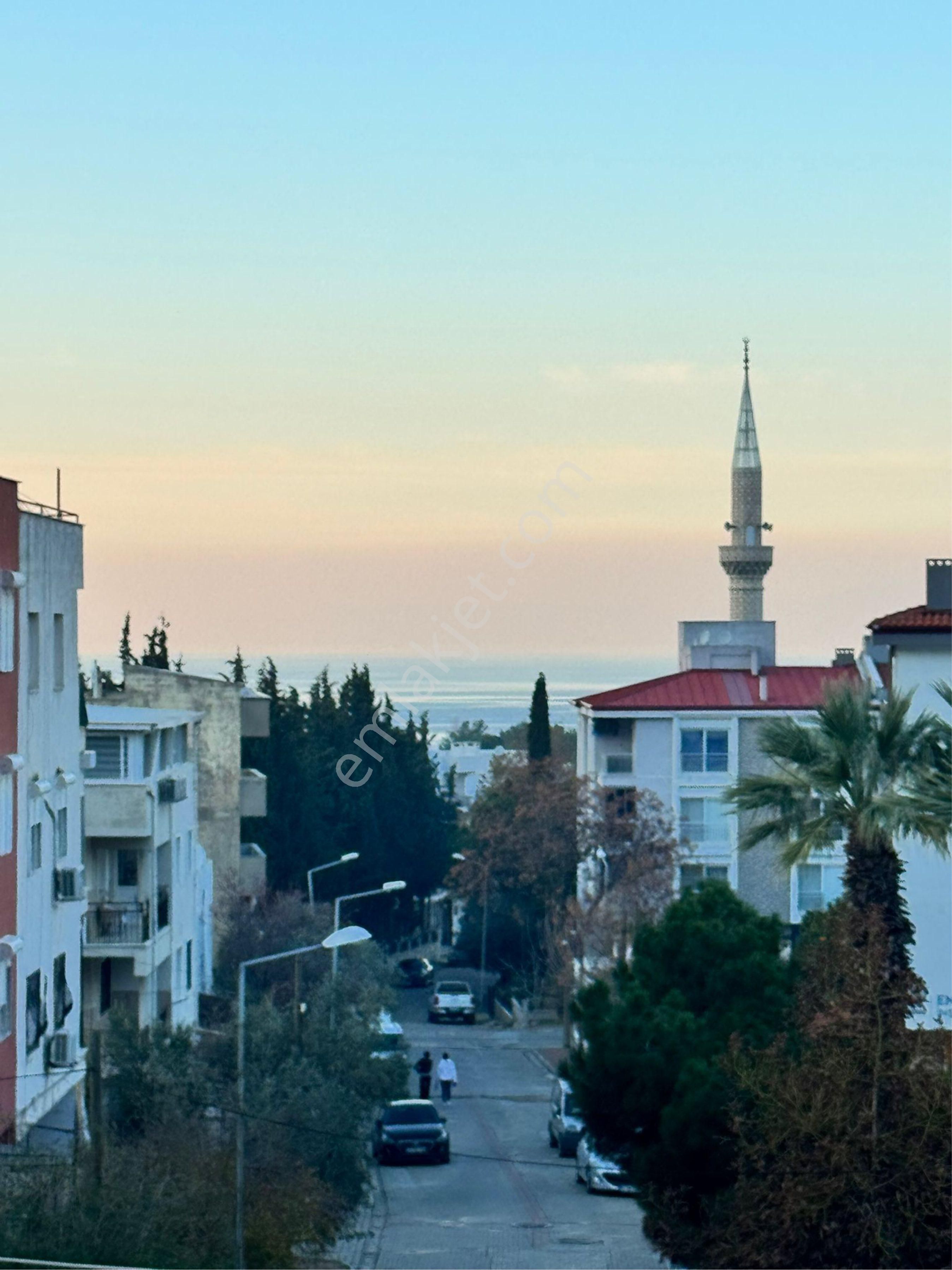 Kuşadası Güzelçamlı Satılık Daire Deniz Manzaralı Ayrı Mutfak Ara Kat Daire