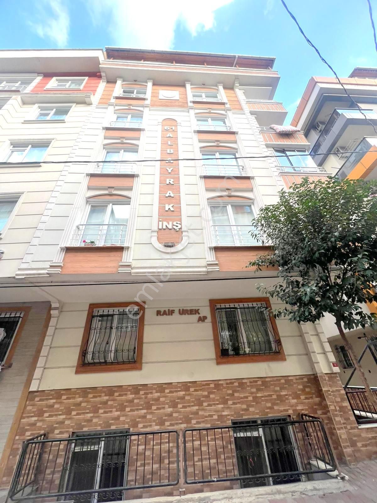 Bahçelievler Zafer Satılık Daire Tutar Emlak'dan İtfaye Yakını 5+1 150 M2 10 Yıllık Dublex Daire