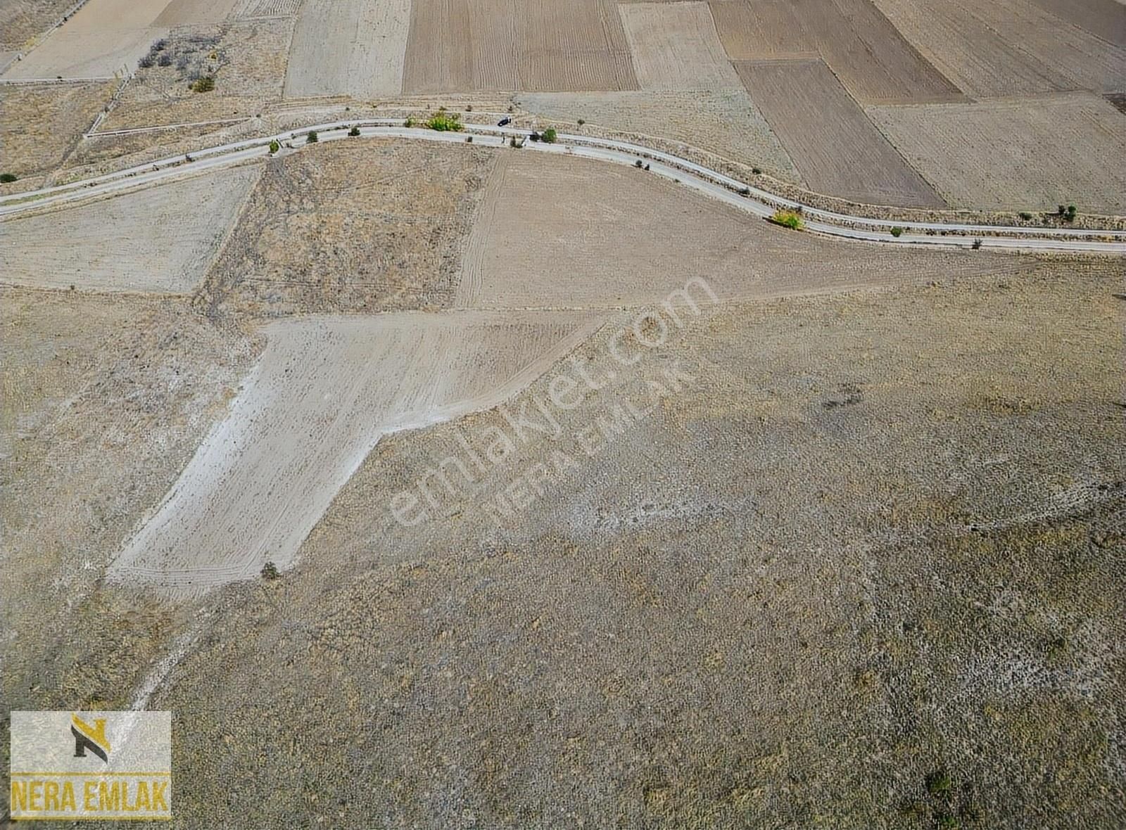 Çivril Irgıllı Satılık Tarla Çivril'de İster Yatırım-ister Kullanım Amaçlı Tek Tapu 4.202m2