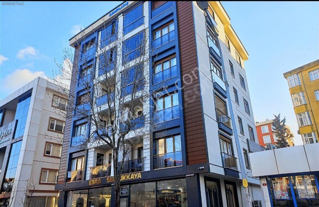 Şerifali Mehmet Akif Mahallesinde Cadde Üzerinde Satılık Daire - Görsel 9