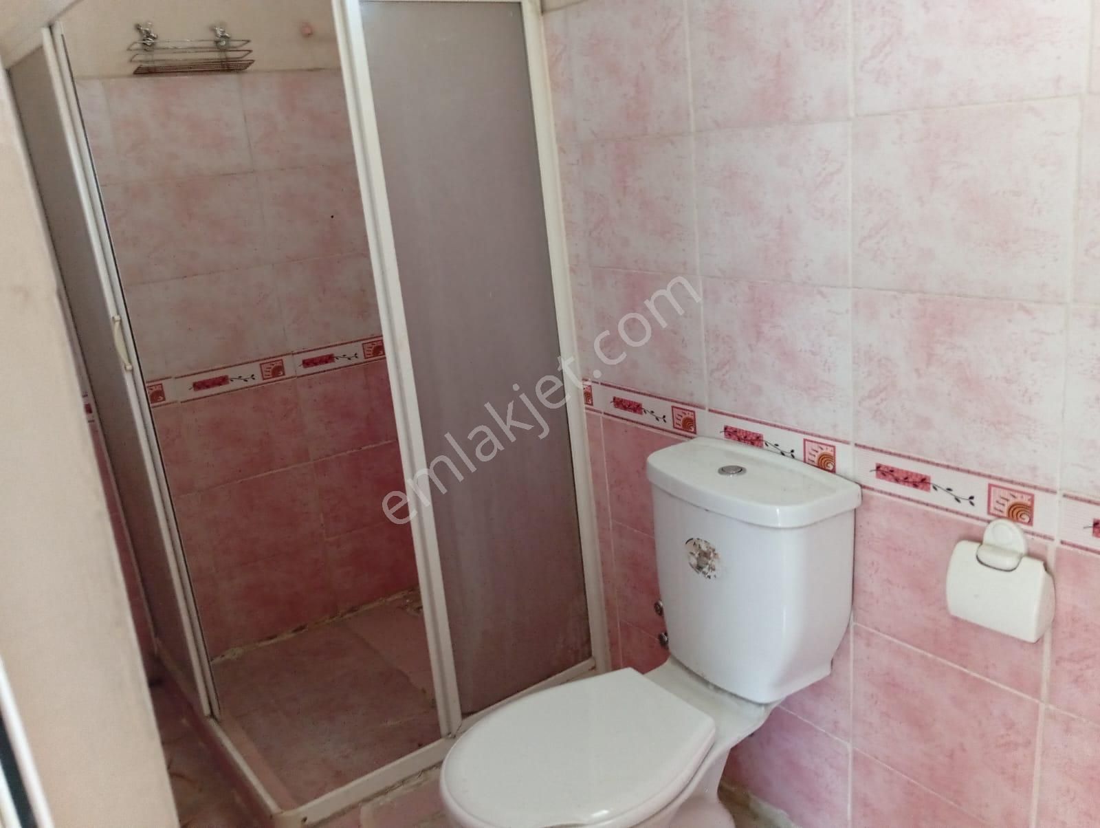 Karabağlar Karabağlar Kiralık Daire Karabağlar Mah. Çalışan Yada Emekli Bayana Uygun 1+1 80 M2 Kiralık Ev