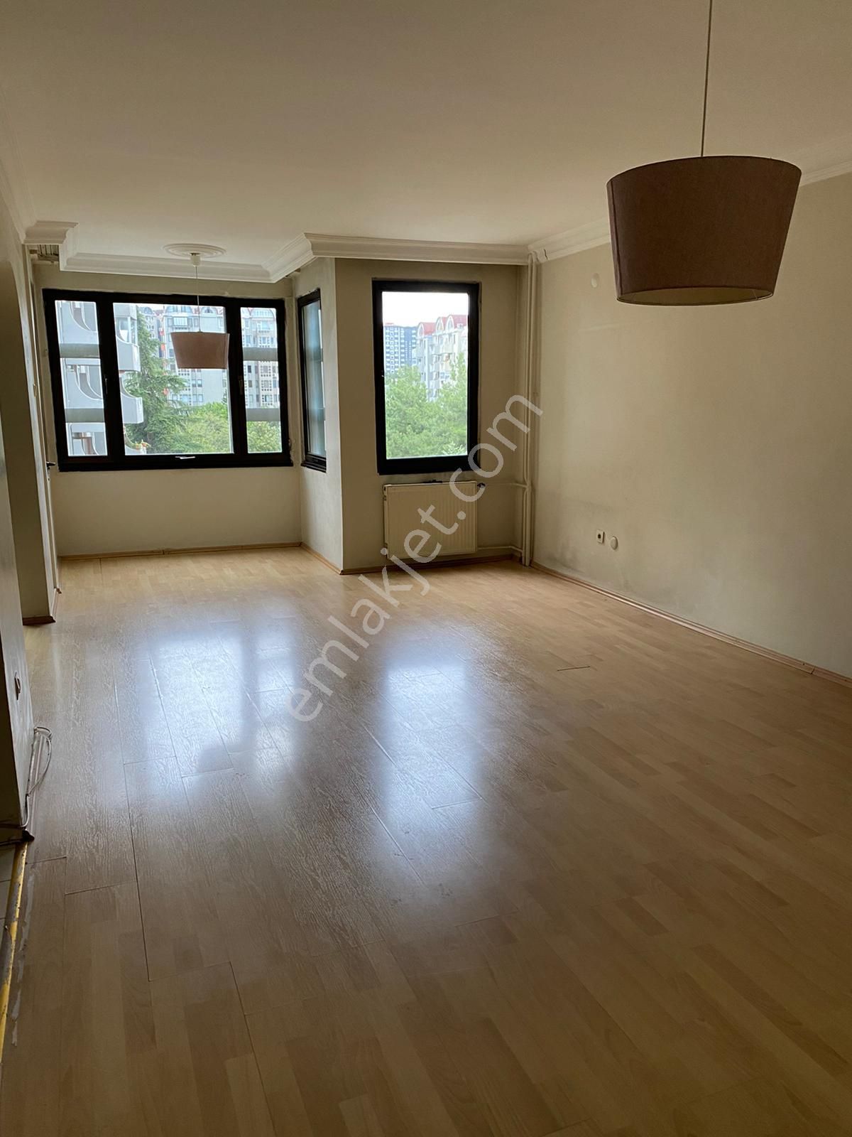 Üsküdar Ünalan Satılık Daire Söğüt Emlak - Soyak Göztepe Sitesi 3+1 Ara Kat Boş Satılık Daire