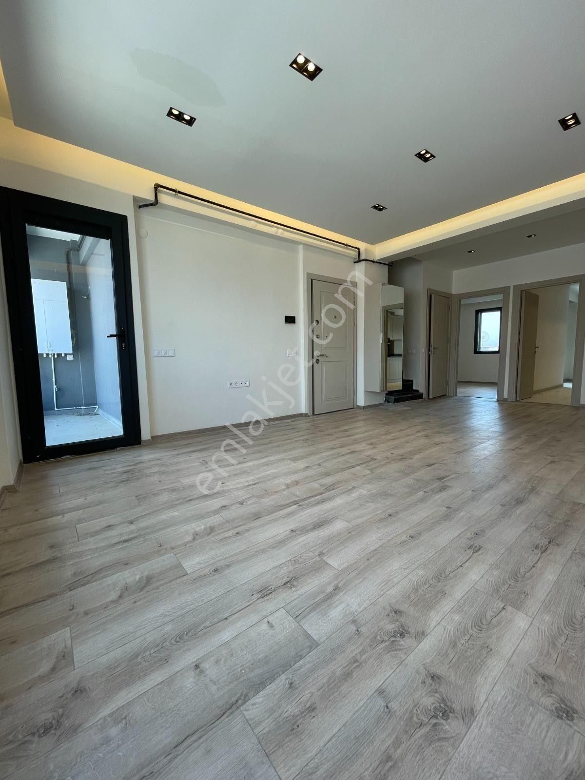 Konak Güzelyalı Satılık Daire Satılık Güzelyalıda 3+1 180 M2 Çift Teras Dubleks Daire