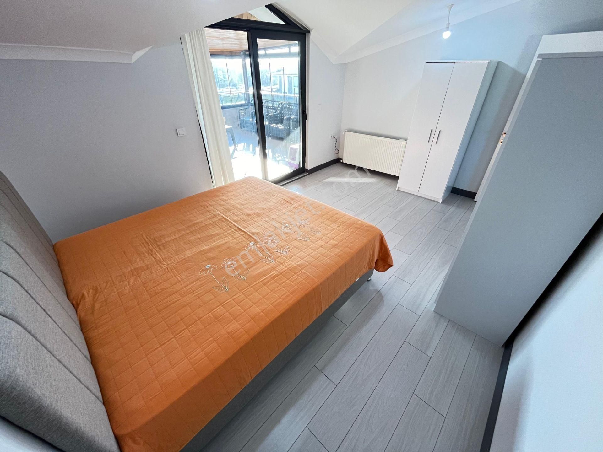 Tek Yetkili Sezgin Emlaktan Deniz Manzaralı 5+1 Satılık Triplex Villa - Görsel 8