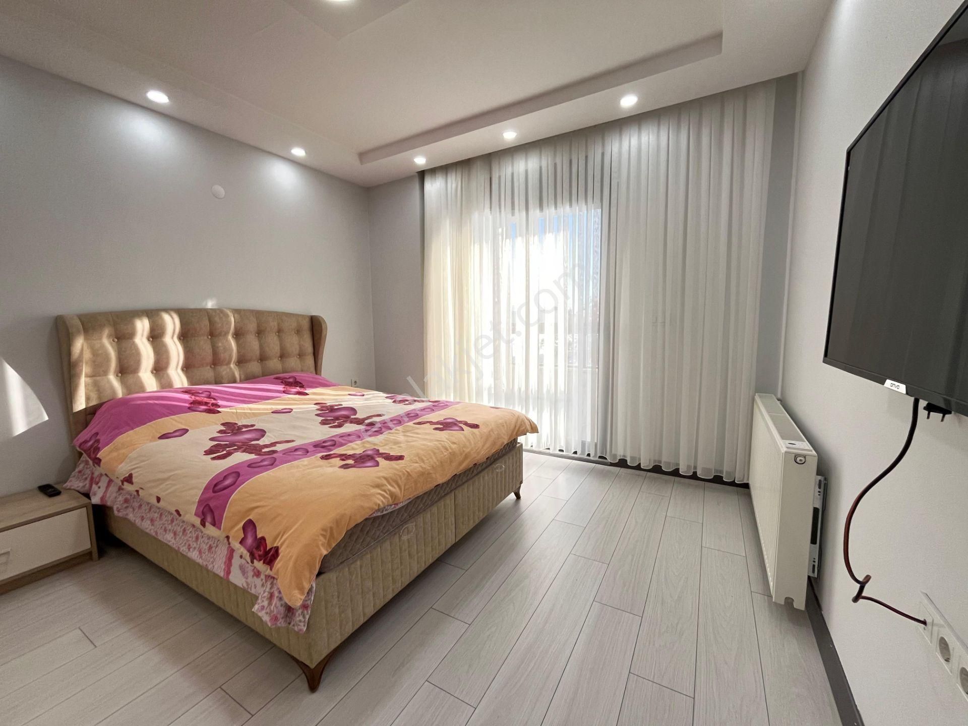 Tek Yetkili Sezgin Emlaktan Deniz Manzaralı 5+1 Satılık Triplex Villa - Görsel 13