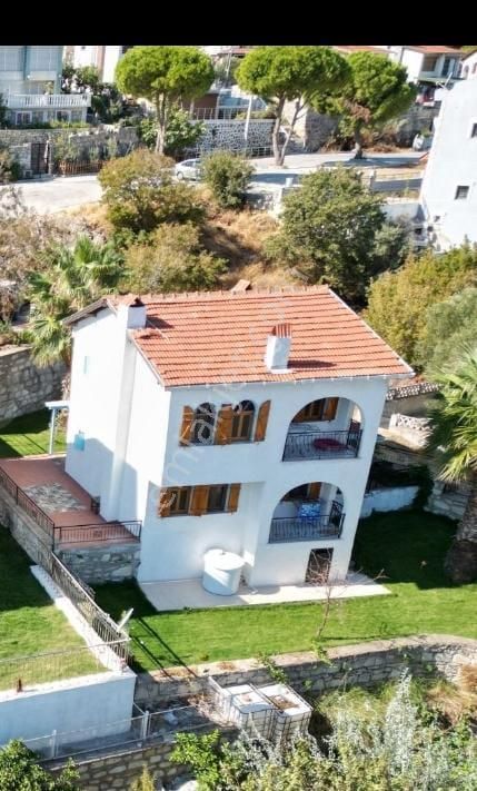 Foça Cumhuriyet Satılık Villa Rose Emlak'tan Satılık Müstakil Dublex Villa