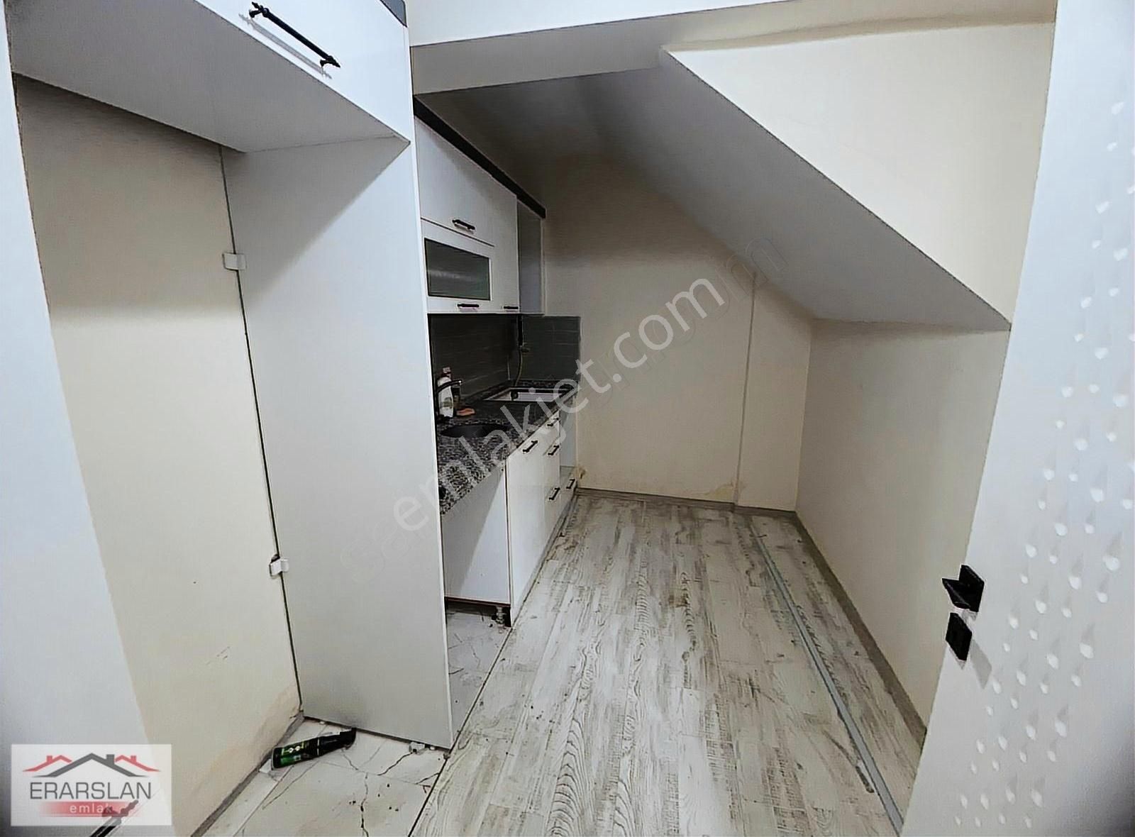 Bahçelievler Şirinevler Kiralık Daire Erarslandan Memura 1+1bahçe Katı 60m2 Üç Yıllık Balkonlu 15.000