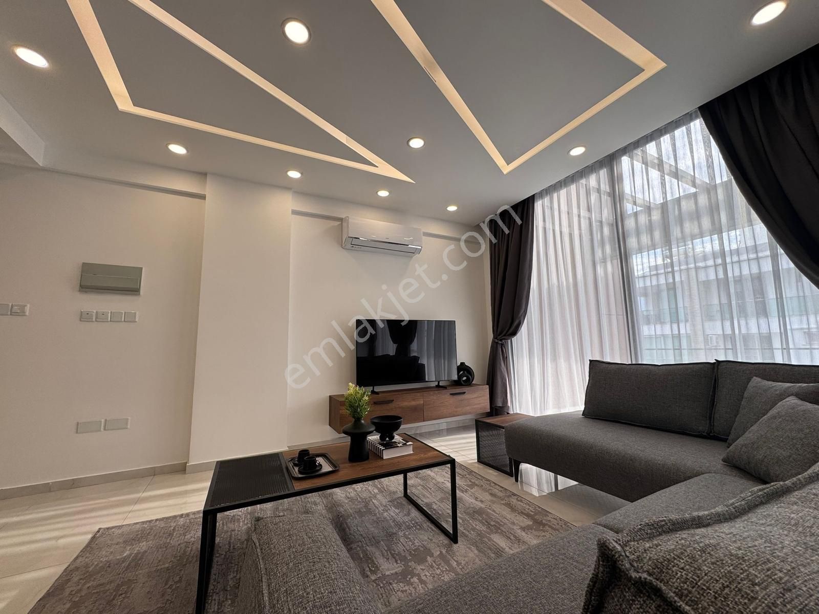 Girne Merkez'de Muhteşem Lokasyonda, Teslime Hazır Komple Satılık Apartman !! - Görsel 17