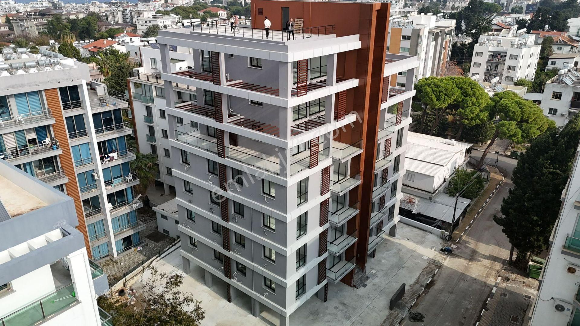 Girne Merkez'de Muhteşem Lokasyonda, Teslime Hazır Komple Satılık Apartman !! - Görsel 5